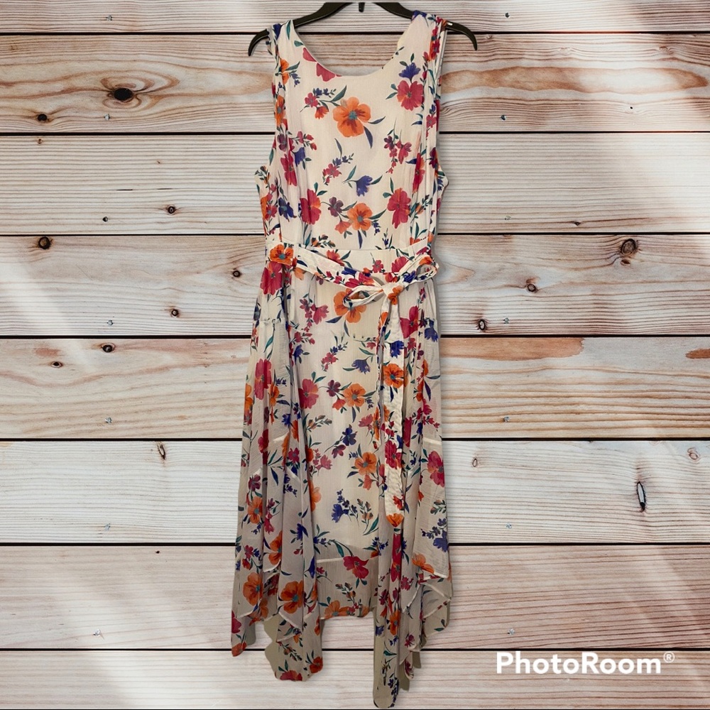Calvin Klein, Plus Size 18W, Dress White w/ Floral Print & Asymmetrical hem